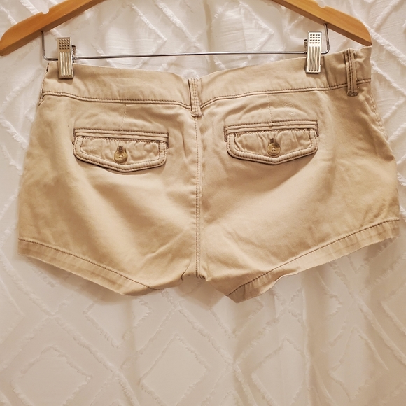 Abercrombie & Fitch - Picture 2 of 3